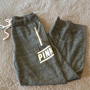 Pink sweatpants size med
